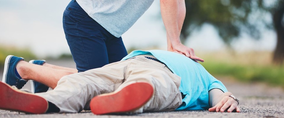 Uso del Defibrillatore e Legge Italiana: l'Appello dei Cardiologi